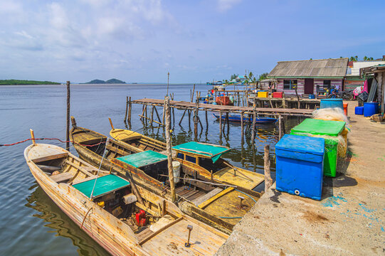 Berakit liegt an der nord&ouml;stlichen Spitze der Insel Bintan n&ouml;rdlich der Trikora-K&uuml;ste, Panglong Village, und ist die Heimat der gr&ouml;&szlig;ten Gemeinschaft von Seezigeunern in Bintan, Indonesien