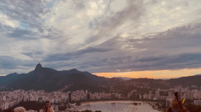 sunset in the mountains/P&ocirc;r do sol nas montanhas
