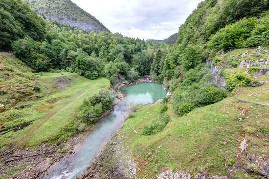 Le barrage de Jotty &agrave; La Vernaz dans le d&eacute;partement de Haute Savoie