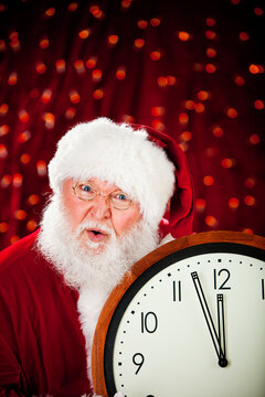 Santa: Santa Worried About Being Late
