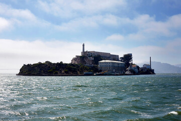 Naklejka premium Scenic Landscape View of Alcatraz Island in San Francisco Bay