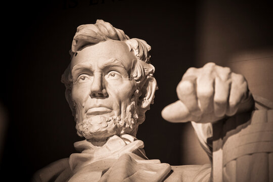 Close up shot of the head and face of the Abraham Lincoln statue