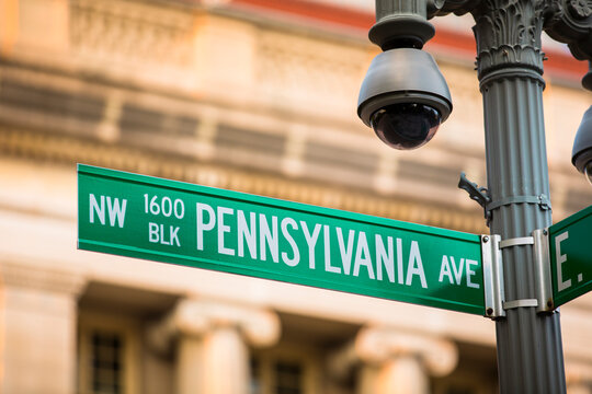 White House address street sign