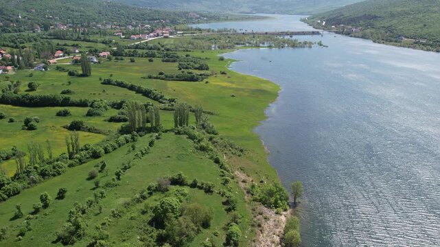 Bu&scaron;ko-See, 50 Quadratkilometer gro&szlig;