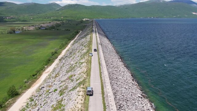 Bu&scaron;ko-See, 50 Quadratkilometer gro&szlig;