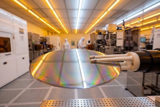 Silicon wafer handling inside semiconductor fabrication facility