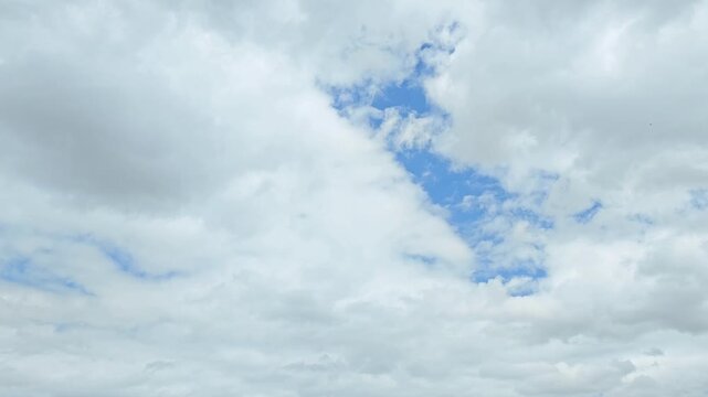 Morning with the sky almost covered by clouds