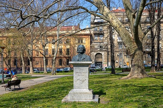 belgrad, serbien - manjezh park mit b&uuml;ste von franz liszt 