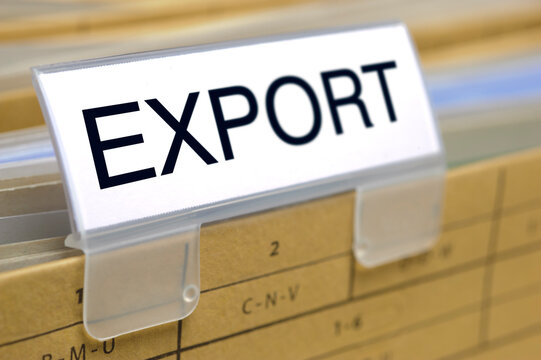 Auf einem H&auml;ngeregister f&uuml;r Akten und Dokumente steckt ein Schild bedruckt mit Export