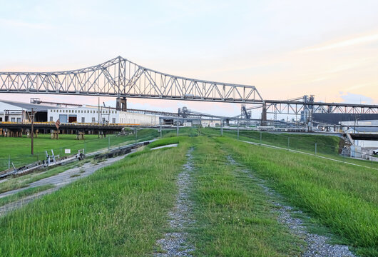 Baton Rouge Grassy Bridge