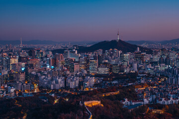 Fototapeta premium Dusk in Seoul, South Korea