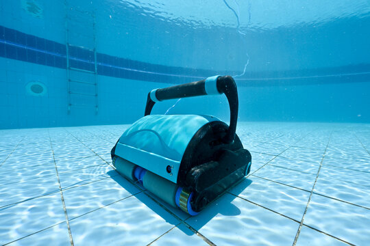 Automatic pool cleaner robot   