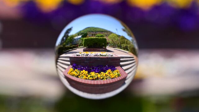 元町公園と旧函館区公会堂と函館山