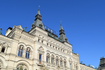 Obraz premium Beautiful traditional architecture of famous GUM shopping mall in Moscow center, Russia 