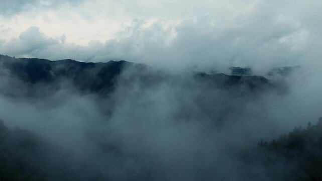 Misty Koyasan in Wakayama, Japan「霧の高野山」和歌山県高野町