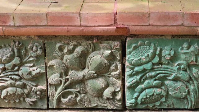 Garden decorative statues at a tourist attraction.
