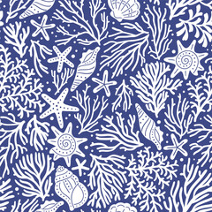 Fototapeta premium Seamless vector pattern with seashell, sea star and coral reef. Hand drawn underwater sea life illustration. Perfect for textile, wallpaper or print design.