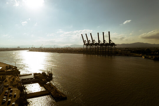 Vista a&eacute;rea do porto de Navegantes em Santa Catarina