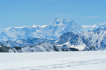 Obraz premium View of Mount Logan from base camp in the Saint Elias Mountains, Kluane National Park, Yukon, Canada