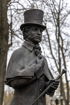 Bronze statue of Alexander Pushkin in Vladimir city.