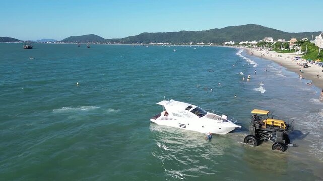 Imagens Aereas da Praia de Canasvieiras Florian&oacute;polis