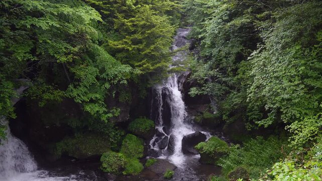 雨の日の日光竜頭の滝