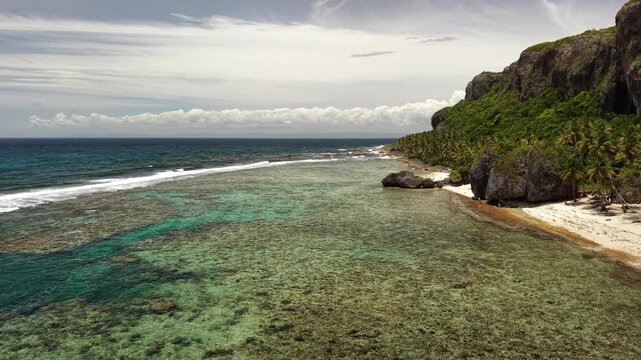 Drone footage revealing the spectacular geography of Fronton Bay in Las Galeras.