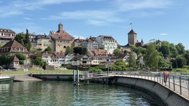 Blick &uuml;ber Murten in der Schweiz 