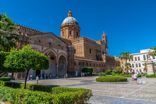 A spasso per le strade di Palermo, il monumentale capoluogo della Sicilia patria incontrastata del barocco siciliano