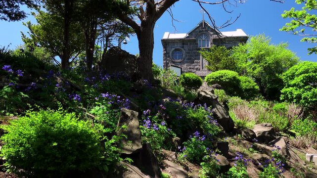 バチラー夫妻記念堂