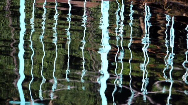 サロマ湖の湖面に映る吊り橋