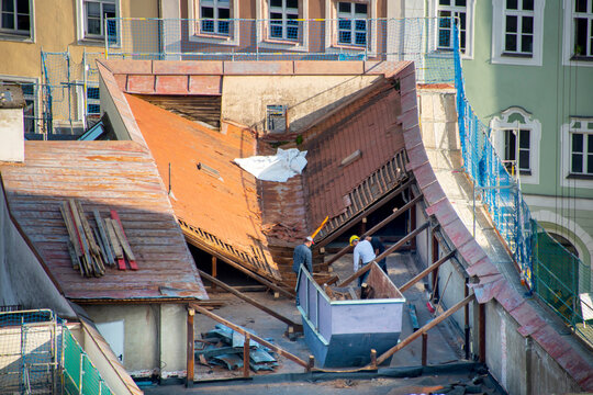 Residential Roof Renovation in the City