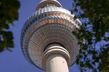 Berliner Fernsehturm - Alexanderplatz © Stockfotos-MG