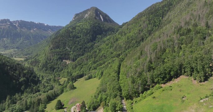 Route su col des Gli&egrave;res Drone