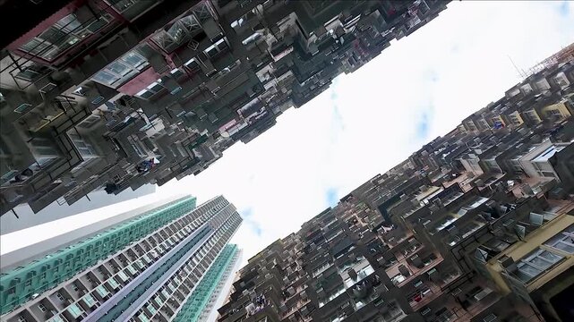 今も残る歴史ある香港スタイルの高層住宅