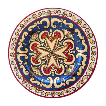 Ceramic plate with Maltese cross decoration