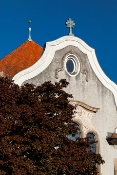 Kirche in &Ouml;sterreich, Kreuz einer Kirche, historische katholische Kirche
