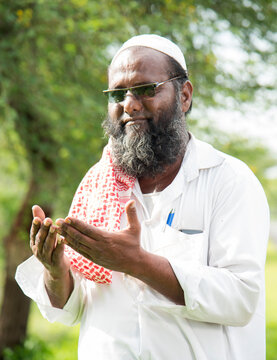 Portrait of Indian muslim man