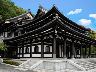 Naklejka premium Traditional Japanese Temple Architecture at Hase-dera in Kamakura Japan
