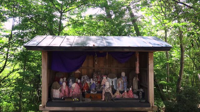 川倉賽の河原地蔵尊