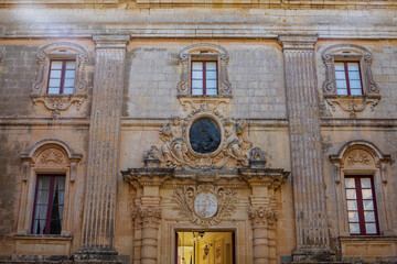Obraz premium Historic fortified city of Mdina with ancient stone walls and architecture in Malta