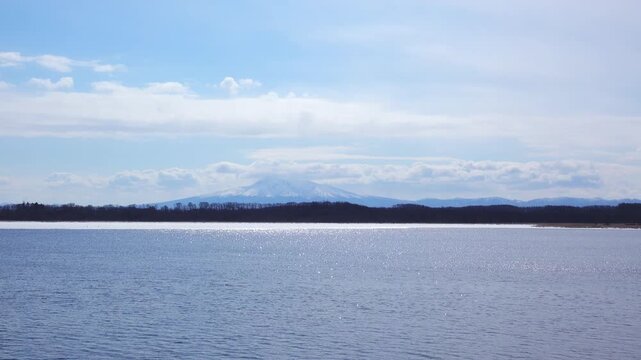 濤沸湖と斜里岳