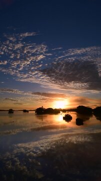 大沼の日の出　北海道