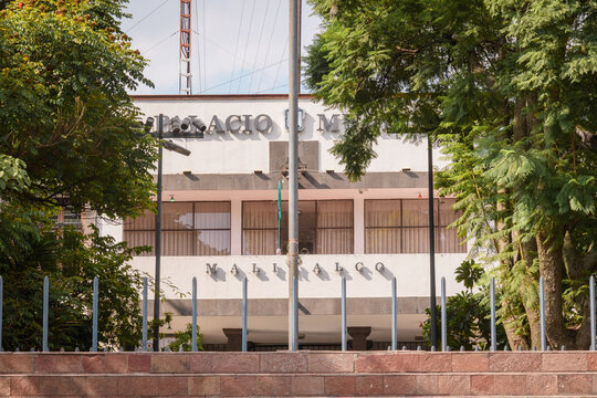 MALINALCO, MEXICO - 16 AUGUST 2025: City hall Government Building in Malinalco Town Square