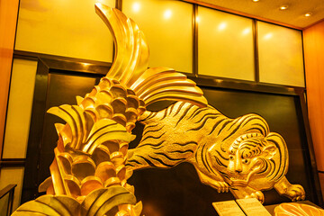 Obraz premium OsGolden tiger ornament, Osaka Castle Museum 