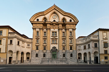 Naklejka premium Ursuline Church of the Holy Trinity from Congress Square in Slovenia in clear early morning summer light.
