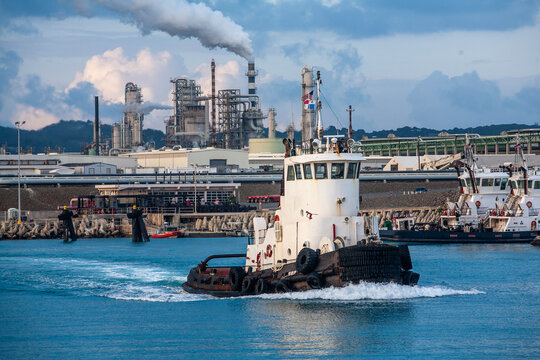 Tugboats at work in St Croix