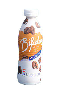 Freigestellter isolierter Bifidus Joghurt Drink Mokka mit transparentem Hintergrund hergestellt in der Schweiz,  Z&uuml;rich 26.06.2026