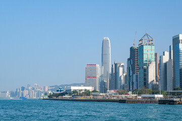 Fototapeta premium 船上から見る香港島のウォーターフロント