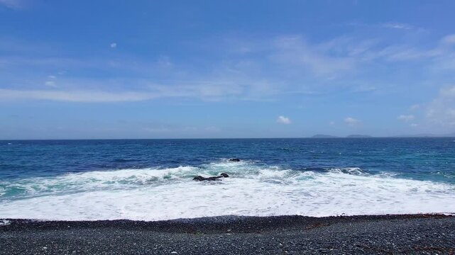 佐賀関の夏の海（大分県大分市佐賀関）